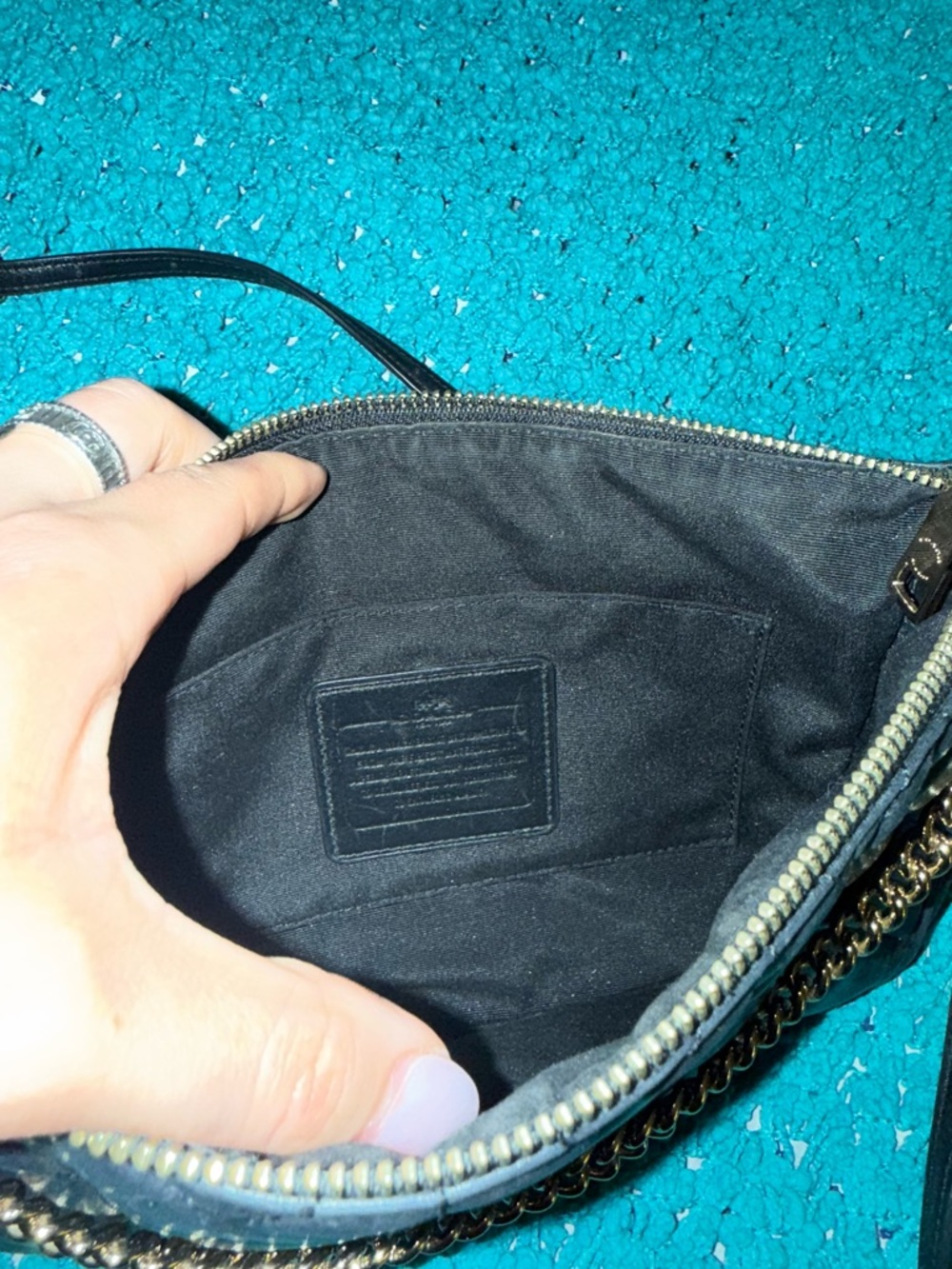 Coach Carrie black quilted crossbody chain purse like new - Picture 12 of 12